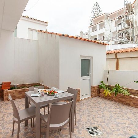 B83 - Alleway Gem In Lagos Kültér fotó