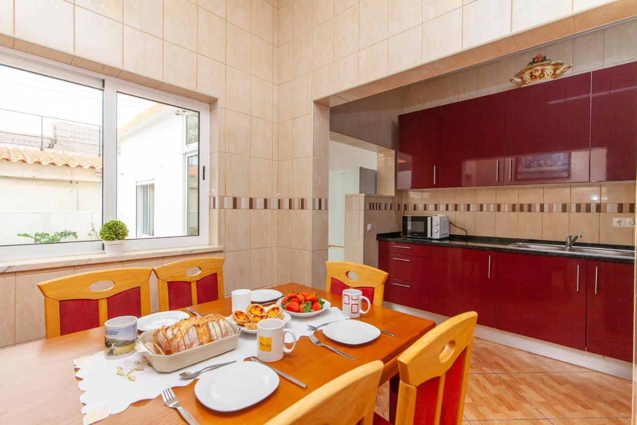 B83 - Alleway Gem In Lagos Kültér fotó