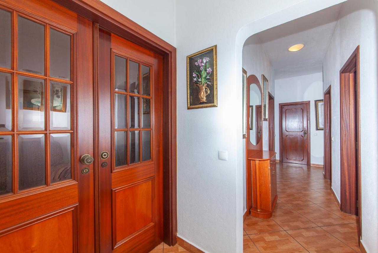 B83 - Alleway Gem In Lagos Kültér fotó